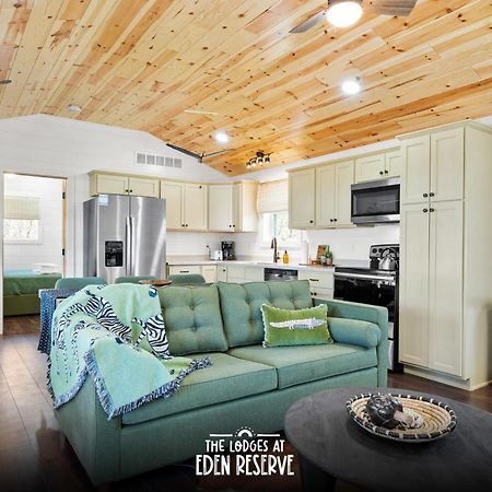 The Lodges At Eden Reserve - Pet Friendly Cabins Near Ark Williamstown Exteriör bild