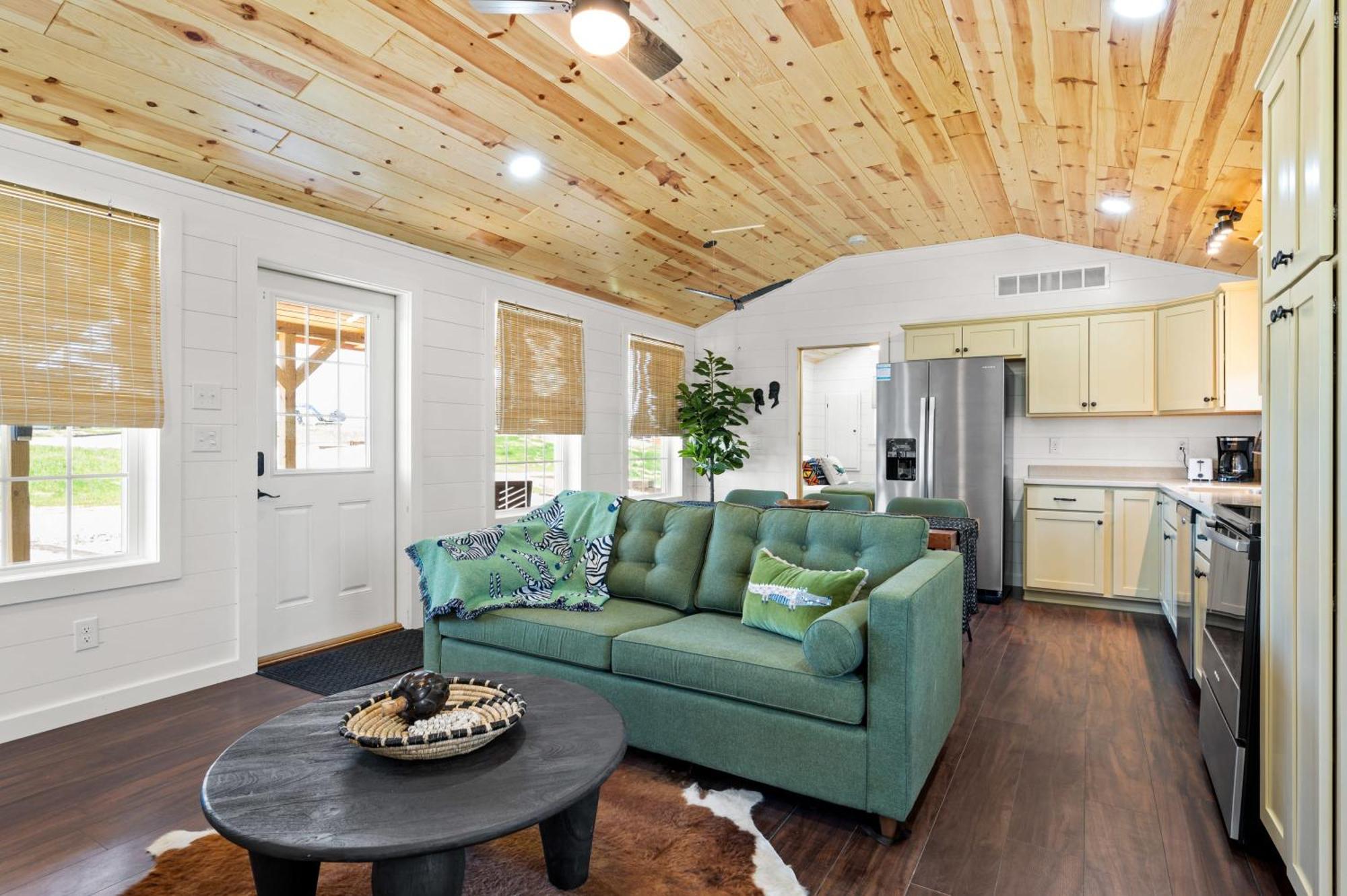 The Lodges At Eden Reserve - Pet Friendly Cabins Near Ark Williamstown Exteriör bild
